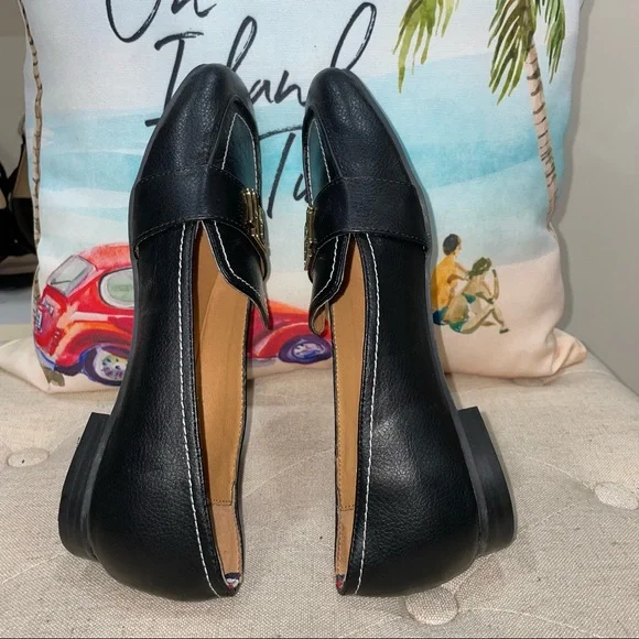 Tommy Hilfiger NWOB! Trudiy2 Black Loafer Signature Beckle Shoes Size 7.5 - Picture 9 of 11
